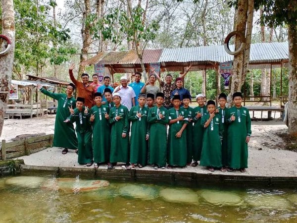santri tahfizd babada berlibur ke sungai hijau kampar_11zon