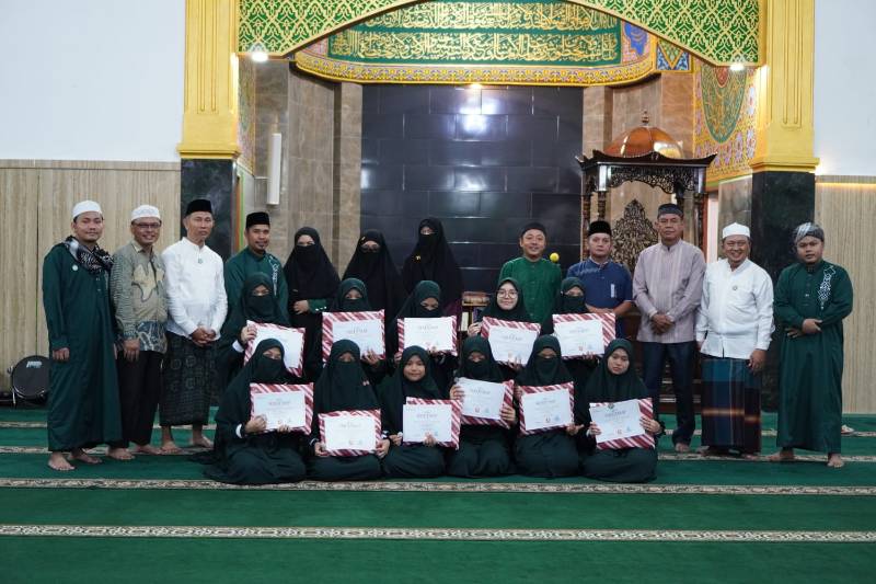 Dokumentasi Acara Pemberian Syahadah Al-Quran Kepada Santri & Santriwati Tahfidz Babada 2024
