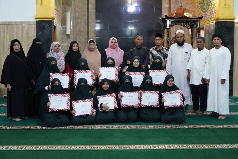 Dokumentasi Acara Pemberian Syahadah Al-Quran Kepada Santri & Santriwati Tahfidz Babada 2024